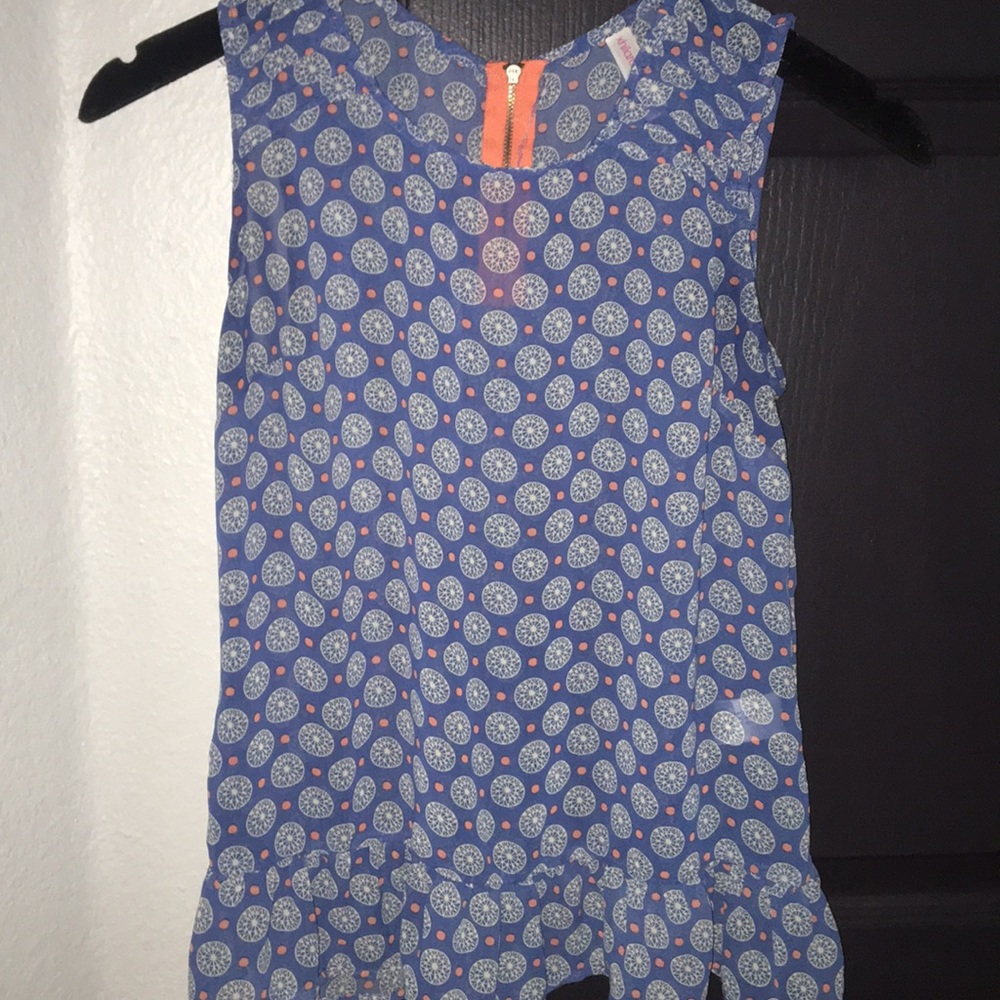 xhilaration ruffle bottom sleeveless top